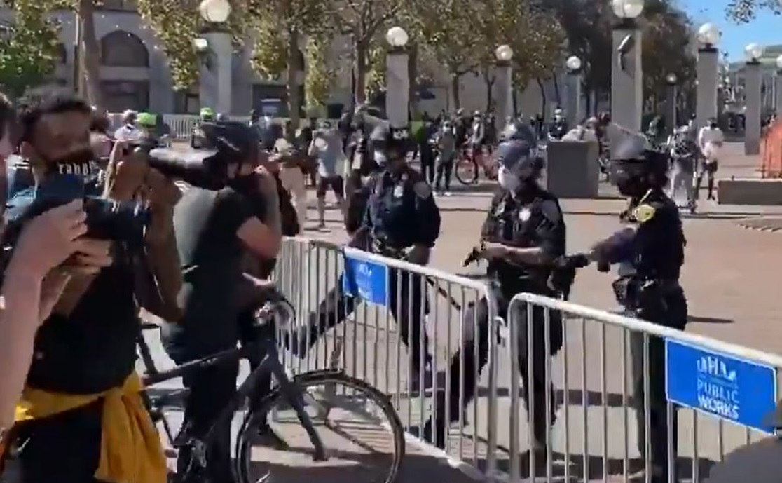 San Francisco Police: 3 cops injured in clashes between pro-Trump, anti-Trump groups