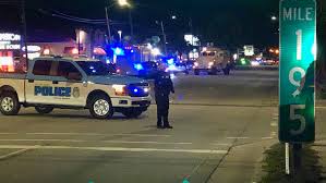 South Carolina police officer killed in shooting